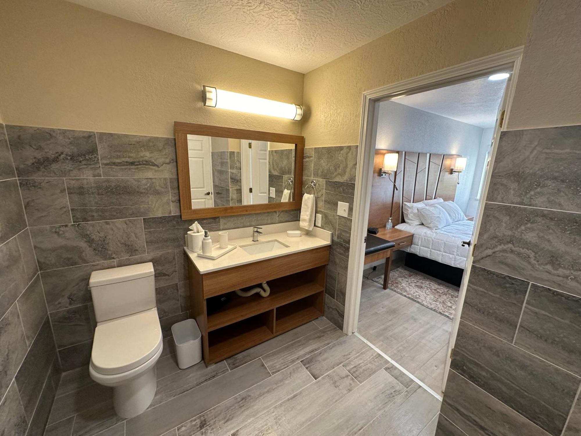 B&J Hotels Roswell Esterno foto
